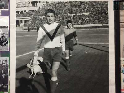 Nel �Museo dello sport� di Bari � affissa poi una fotografia della stagione 1952/1953 che mostra un calciatore del Bari entrare in campo tenendo in mano un gallo vivo. Un qualcosa che � stato ripetuto nel corso del tempo, anche in serie A, durante l�annata 2009-2010